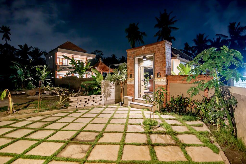 Umah Dangin Guest House Ubud Esterno foto