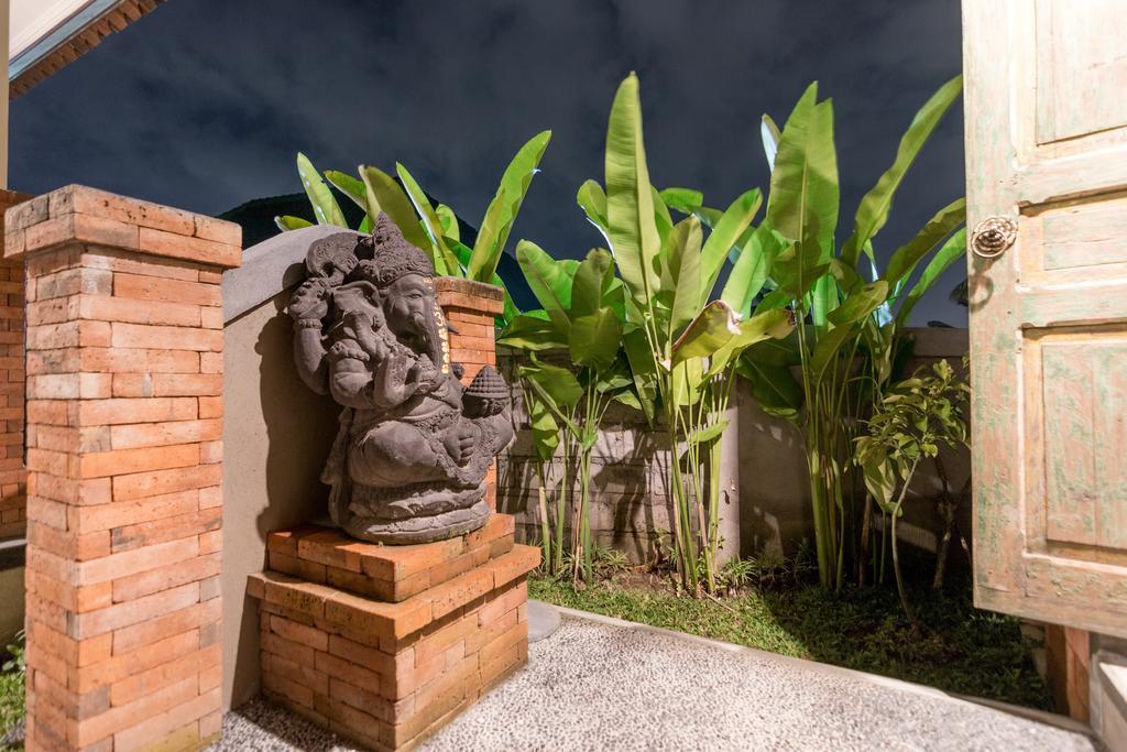 Umah Dangin Guest House Ubud Esterno foto