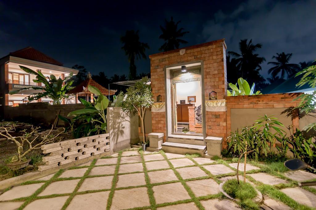 Umah Dangin Guest House Ubud Esterno foto
